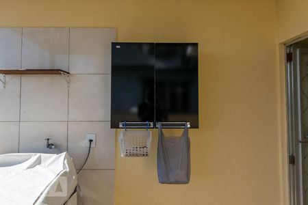 Casa à venda com 75m², 2 quartos e 1 vagaÁrea de Serviço - Armário