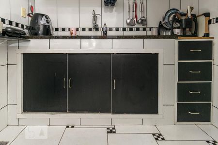 Casa à venda com 75m², 2 quartos e 1 vagaCozinha - Armários