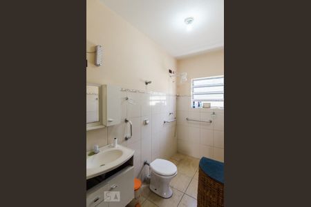 Casa à venda com 355m², 4 quartos e 2 vagasBanheiro casa 2