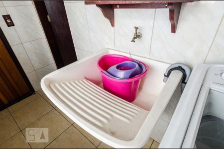 Casa à venda com 355m², 4 quartos e 2 vagasÁrea de serviço casa 2