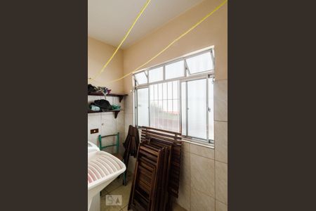 Casa à venda com 355m², 4 quartos e 2 vagasÁrea de serviço casa 2