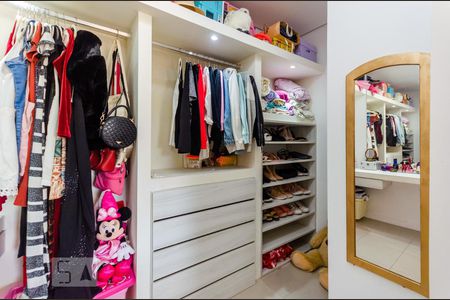 Closet de apartamento para alugar com 3 quartos, 110m² em Boqueirão, Santos