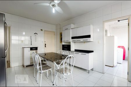 Apartamento para alugar com 110m², 3 quartos e 1 vaga Apartamento para alugar com 110m², 3 quartos e 1 vagaCozinha