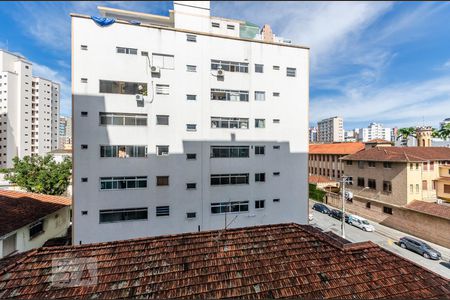 Vista sala de apartamento para alugar com 3 quartos, 110m² em Boqueirão, Santos