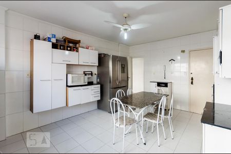 Apartamento para alugar com 110m², 3 quartos e 1 vaga Apartamento para alugar com 110m², 3 quartos e 1 vagaCozinha