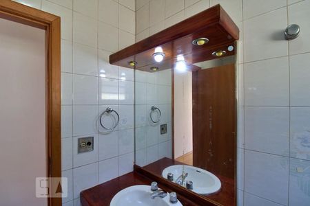 Casa de condomínio à venda com 110m², 2 quartos e 2 vagasBanheiro
