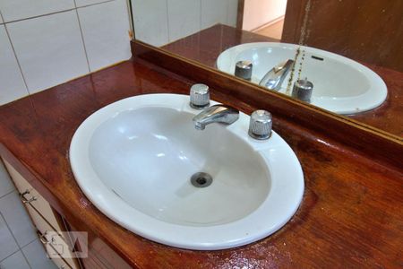 Casa de condomínio à venda com 110m², 2 quartos e 2 vagasBanheiro