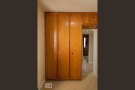 Apartamento à venda com 77m², 3 quartos e 2 vagasQuarto 2 