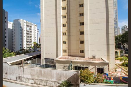 Apartamento à venda com 77m², 3 quartos e 2 vagasVista do quarto 2 