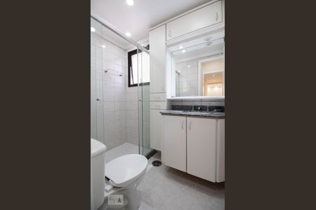 Apartamento à venda com 77m², 3 quartos e 2 vagasBanheiro da suíte