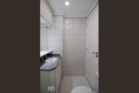 Apartamento à venda com 77m², 3 quartos e 2 vagasBanheiro da suíte