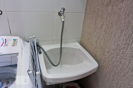 Casa de condomínio à venda com 65m², 2 quartos e 1 vagaÁrea de Serviço