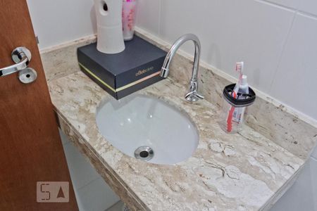 Banheiro da Suíte 1 de casa de condomínio à venda com 2 quartos, 65m² em Santa Teresinha, São Paulo