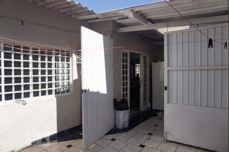 Casa à venda com 147m², 4 quartos e 4 vagas Casa à venda com 147m², 4 quartos e 4 vagasQuintal