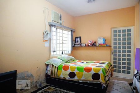 Casa à venda com 147m², 4 quartos e 4 vagas Casa à venda com 147m², 4 quartos e 4 vagasSuíte