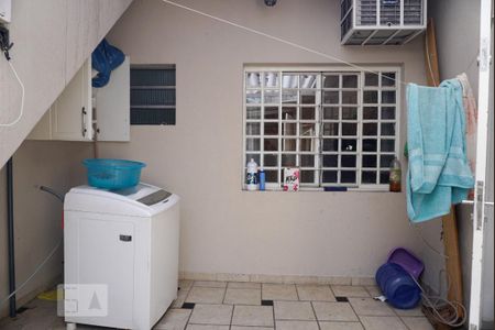Casa à venda com 147m², 4 quartos e 4 vagas Casa à venda com 147m², 4 quartos e 4 vagasLavanderia