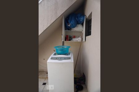 Casa à venda com 147m², 4 quartos e 4 vagas Casa à venda com 147m², 4 quartos e 4 vagasLavanderia