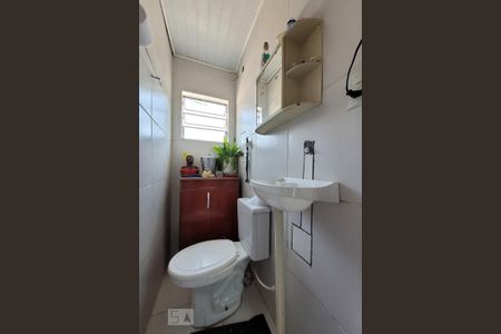 Casa à venda com 90m², 5 quartos e 1 vaga Casa à venda com 90m², 5 quartos e 1 vagaLavabo