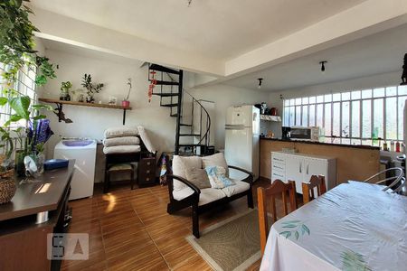 Sala de casa à venda com 5 quartos, 90m² em Vila Ipiranga, Porto Alegre