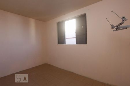 QUARTO 1 de apartamento para alugar com 2 quartos, 50m² em Rubem Berta, Porto Alegre