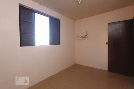 QUARTO 1 de apartamento para alugar com 2 quartos, 50m² em Rubem Berta, Porto Alegre