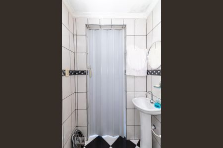 Casa à venda com 240m², 2 quartos e 4 vagasBanheiro do Salão de Festas e Churrasqueira