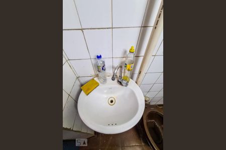 Casa à venda com 240m², 2 quartos e 4 vagasPia do Banheiro da Garagem