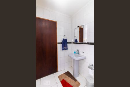 Casa à venda com 240m², 2 quartos e 4 vagasBanheiro