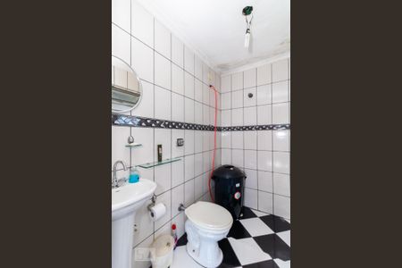 Casa à venda com 240m², 2 quartos e 4 vagasBanheiro do Salão de Festas e Churrasqueira