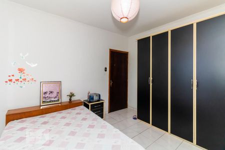 Casa à venda com 240m², 2 quartos e 4 vagasSuíte 2