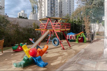 Apartamento para alugar com 44m², 2 quartos e sem vagaPlayground