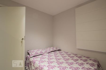 Quarto  de apartamento para alugar com 3 quartos, 80m² em Chácara Agrindus, Taboão da Serra