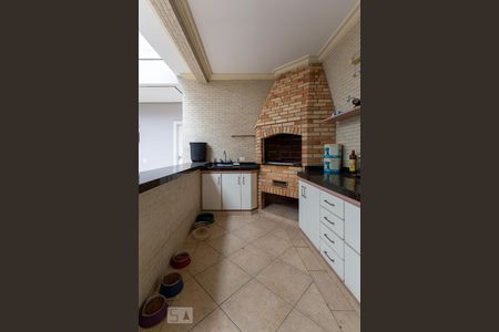 Casa à venda com 338m², 5 quartos e 4 vagasChurrasqueira