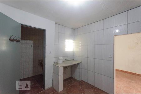 Cozinha  de casa para alugar com 1 quarto, 50m² em Vila Carmosina, São Paulo