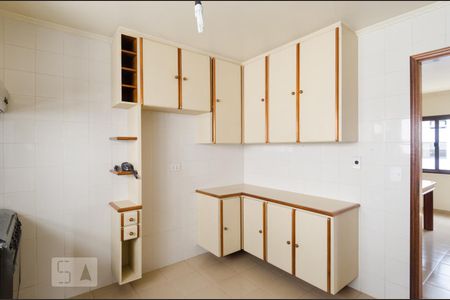 Apartamento à venda com 190m², 3 quartos e 2 vagasCozinha