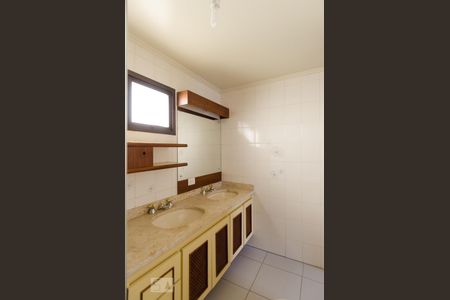 Apartamento à venda com 190m², 3 quartos e 2 vagasBanheiro da suíte 2