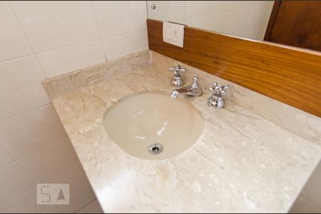 Apartamento à venda com 190m², 3 quartos e 2 vagasBanheiro da suíte 1