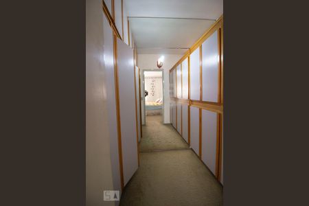 Casa à venda com 330m², 3 quartos e 2 vagasCloset da suíte