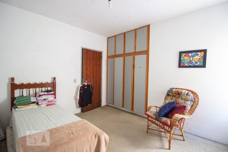 Casa à venda com 330m², 3 quartos e 2 vagasQuarto 1 - Armários