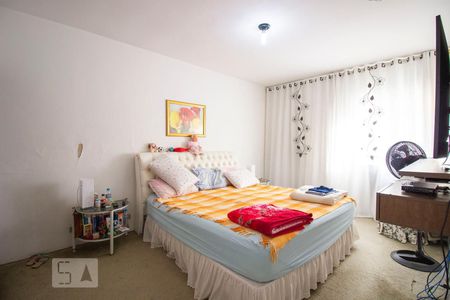Casa à venda com 330m², 3 quartos e 2 vagasQuarto 3 - Suíte