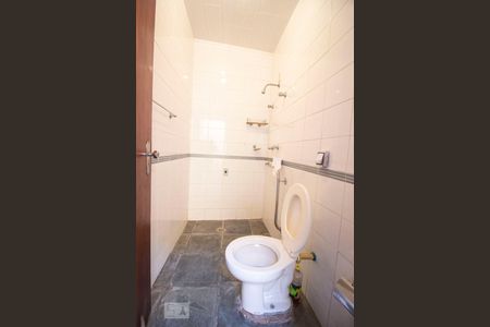 Casa à venda com 330m², 3 quartos e 2 vagasBanheiro de Serviço