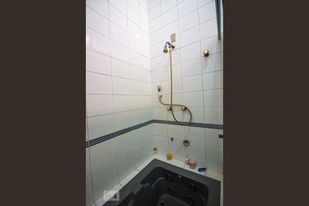 Casa à venda com 330m², 3 quartos e 2 vagasDetalhe do Banheiro da Suite