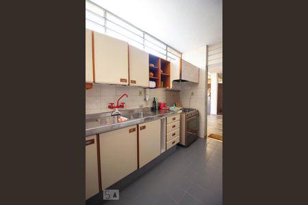 Casa à venda com 330m², 3 quartos e 2 vagasCozinha - Armários