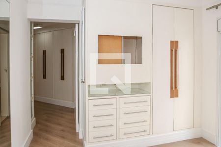 Apartamento à venda com 220m², 4 quartos e 4 vagasSuíte 1