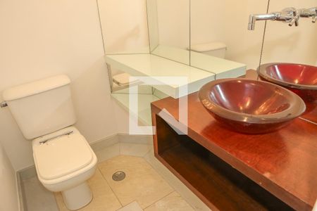 Apartamento à venda com 220m², 4 quartos e 4 vagasLavabo