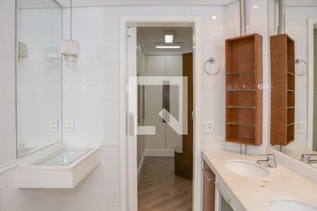 Apartamento à venda com 220m², 4 quartos e 4 vagasBanheiro da Suíte 1