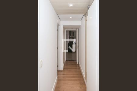 Apartamento à venda com 220m², 4 quartos e 4 vagasCorredor