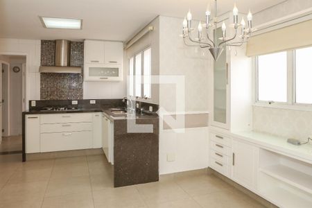 Apartamento à venda com 220m², 4 quartos e 4 vagasCozinha