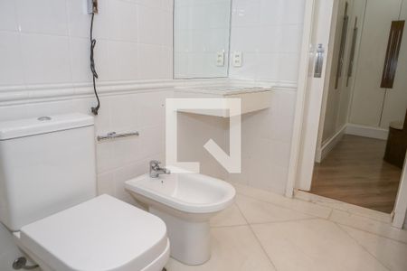Apartamento à venda com 220m², 4 quartos e 4 vagasBanheiro da Suíte 1