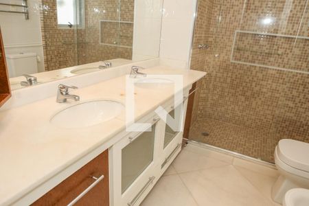 Apartamento à venda com 220m², 4 quartos e 4 vagasBanheiro da Suíte 1